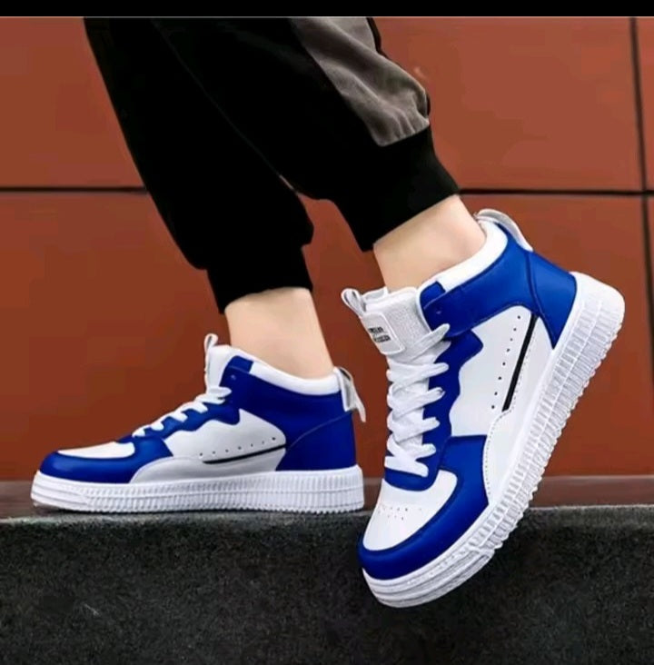Classic Black & White Casual Sneakers