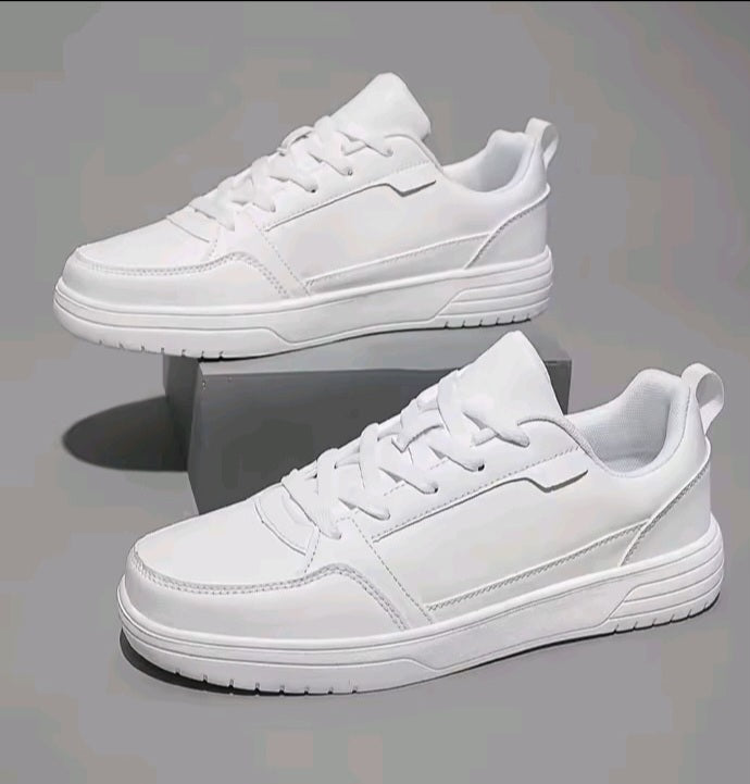 Men’s Stylish White Sneakers – Modern & Comfortable
